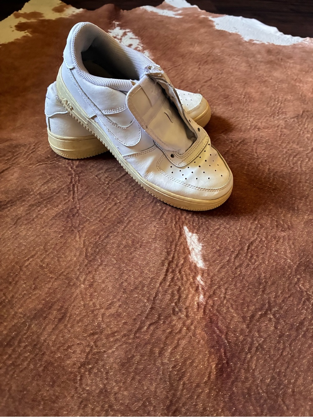 Big kids white Air Force size 5Y